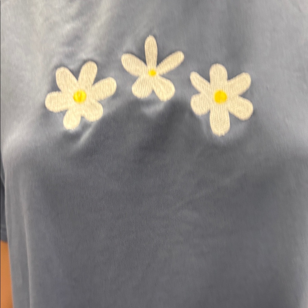 Women's Blue Daisy Tee - Casual Floral Short Sleeve Top - Picture 3 of 3